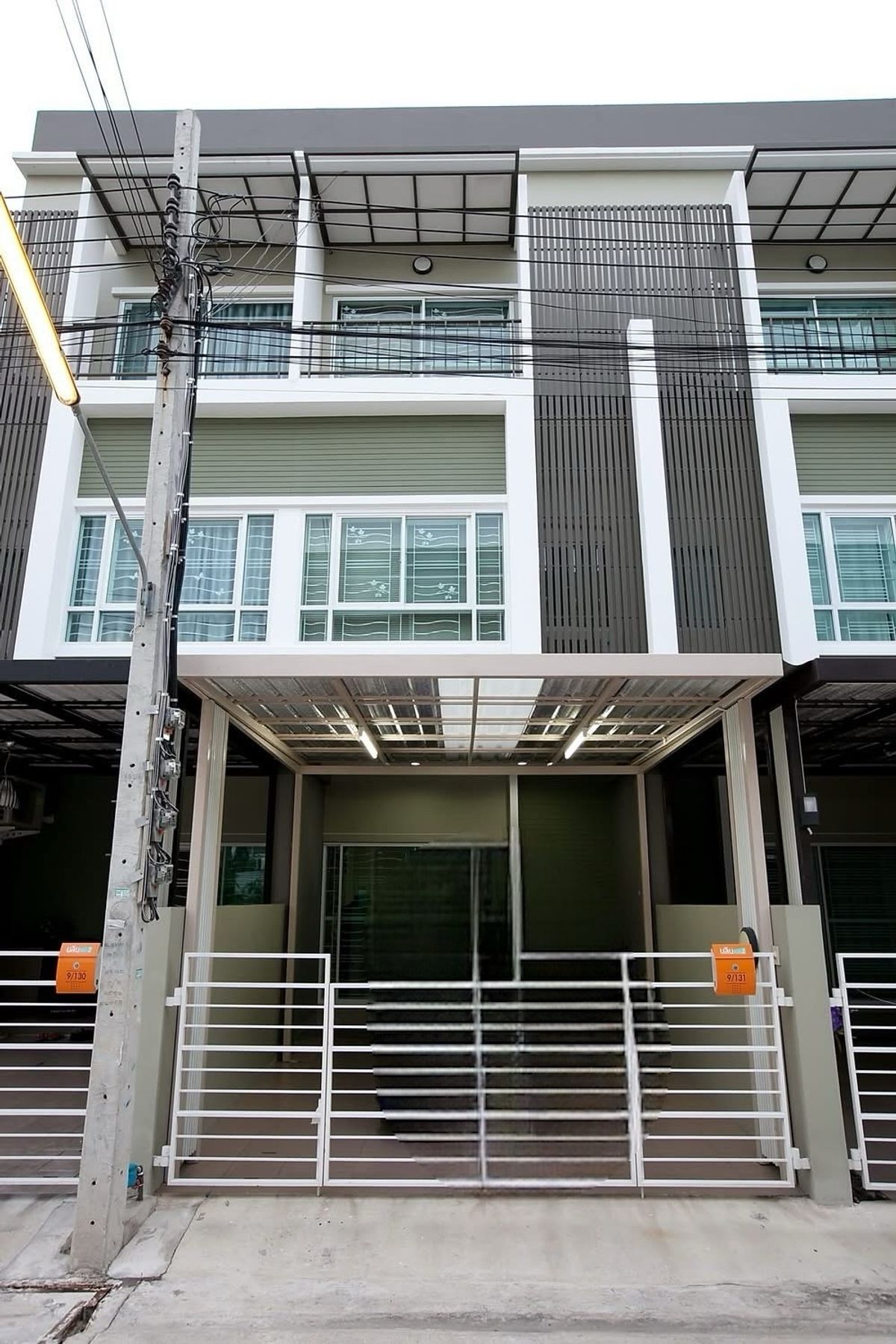 For RentTownhomeNawamin, Ramindra : 18,000.- Townhome near Fashion Island Baan Klang Mueang Ram Inthra 83 Station near Ram Inthra Km. 9