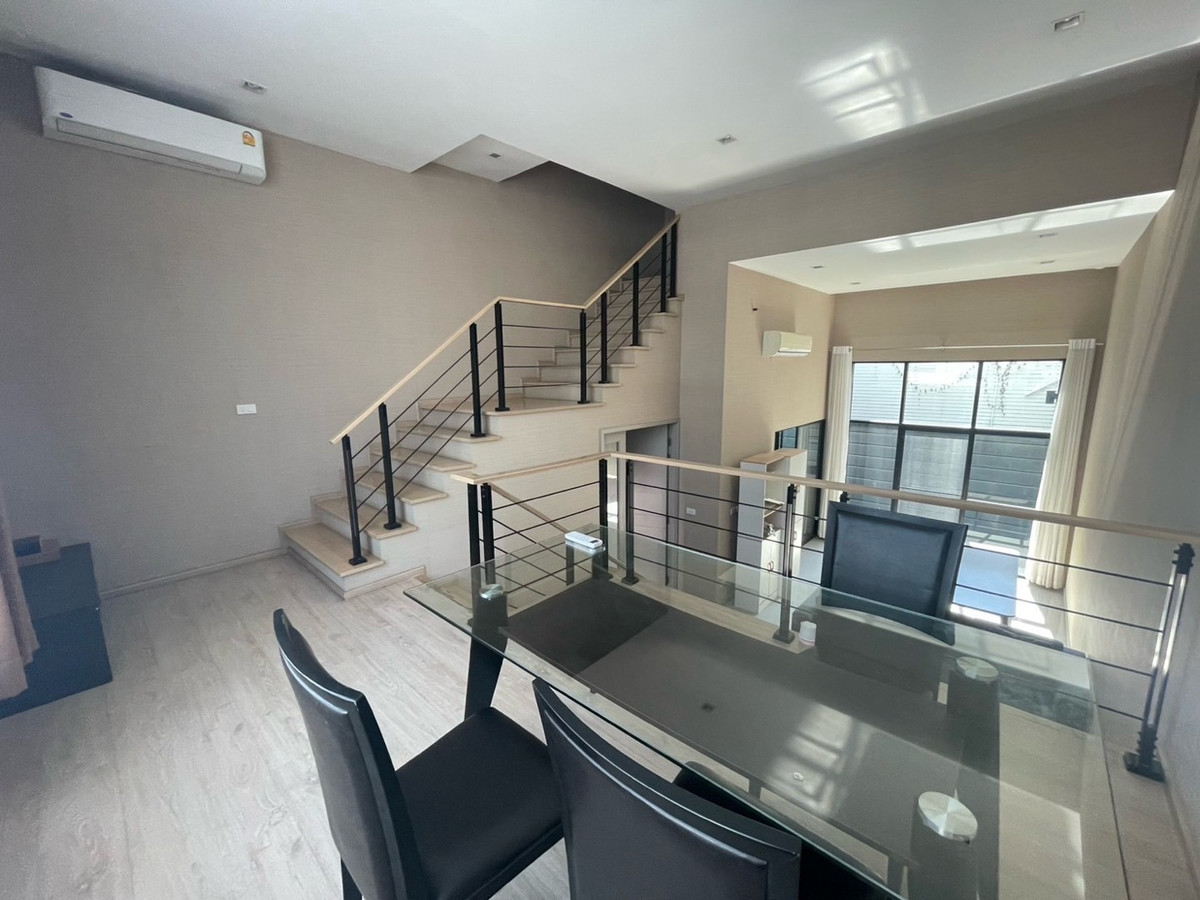 For RentTownhomePattanakan, Srinakarin : rent 3-storey townhouse, Arden, Soi Pattanakarn 20, suitable for living or office