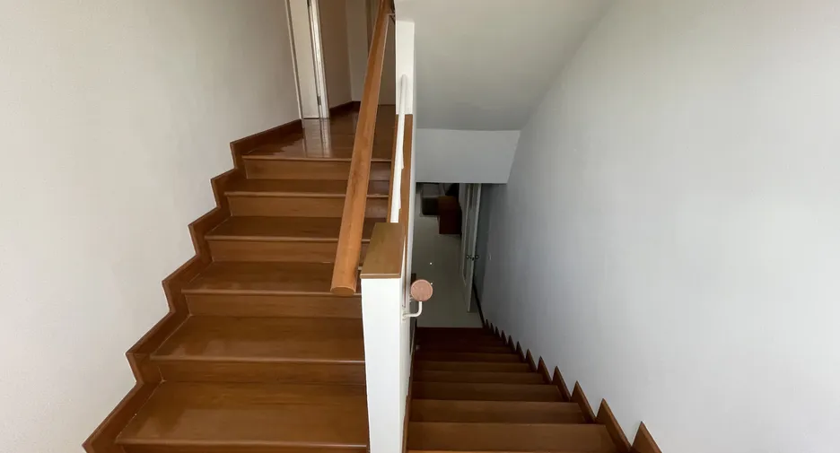 For RentHouseSukhumvit, Asoke, Thonglor : 📢👇petfriendly in Ekamai, for Rent Duplex 2 -storey, large detached house in the middle of Ekamai