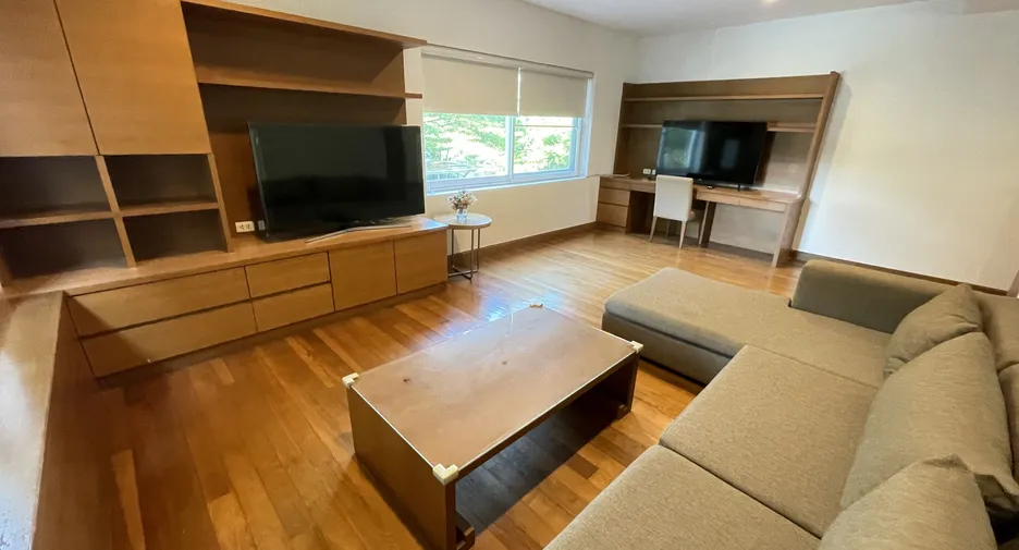 For RentHouseSukhumvit, Asoke, Thonglor : 📢👇petfriendly in Ekamai, for Rent Duplex 2 -storey, large detached house in the middle of Ekamai