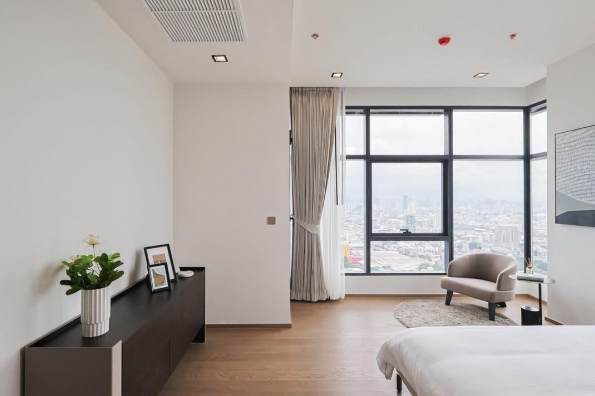 For SaleCondoRatchathewi,Phayathai : 𝐇𝐎𝐓 𝐃𝐄𝐀𝐋 Conner Ratchathewi Size 173 SQ.M 3 BED 3 Bath only 68.8 MB only !! Contact 086-795-9997 (Jimmy)