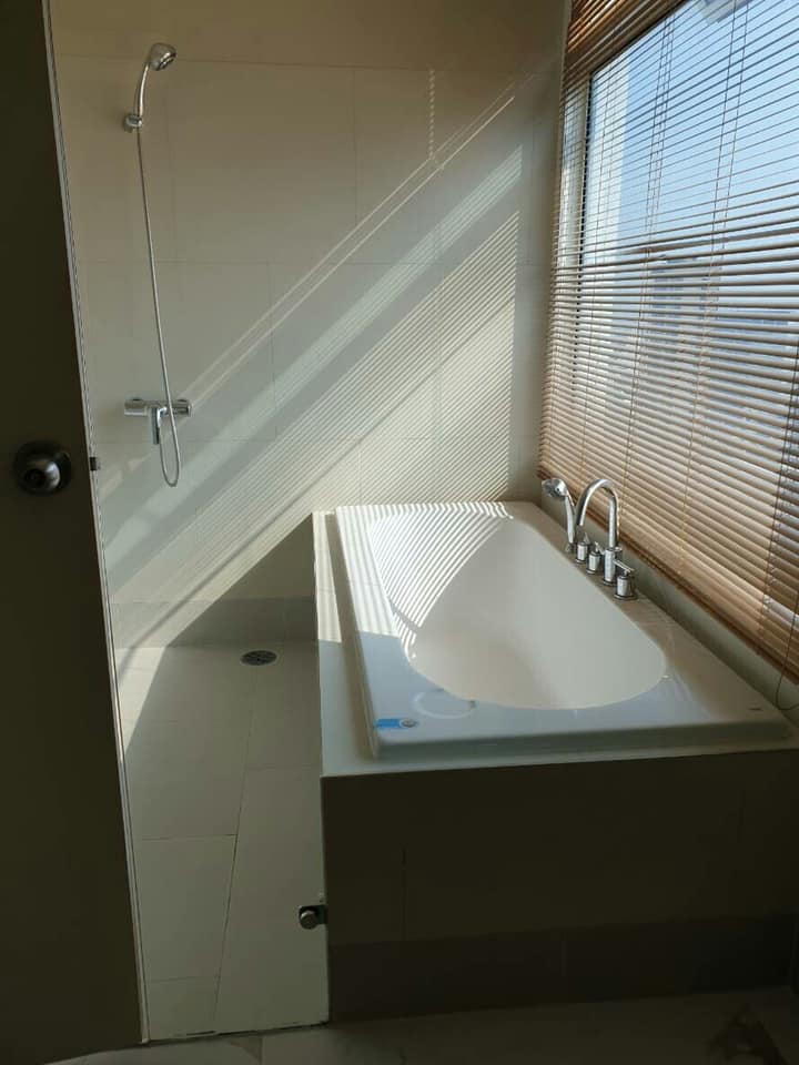 For RentCondoRatchathewi,Phayathai : Villa Rachatewi【𝐑𝐄𝐍𝐓】🔥Condo in the heart of the city, designed in Minimal Luxury style, spacious room. Premium furniture Perfect usable space With a panoramic city view🔥 Contact Line ID: @hacondo