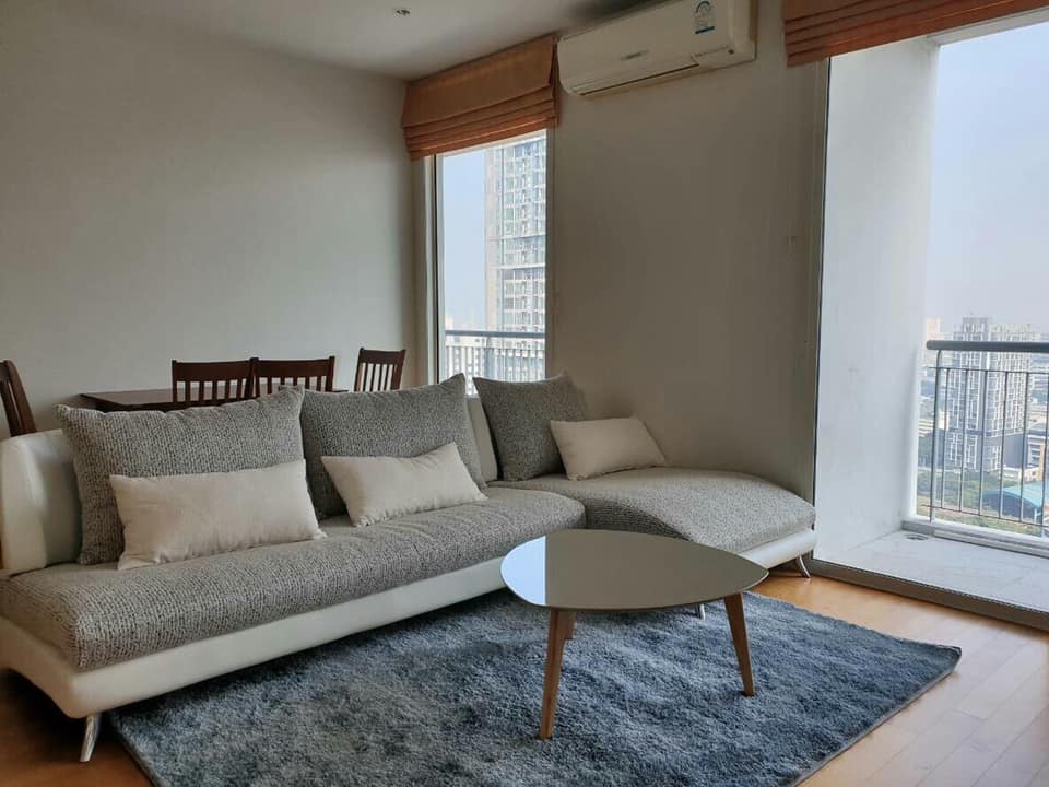 For RentCondoRatchathewi,Phayathai : Villa Rachatewi【𝐑𝐄𝐍𝐓】🔥Condo in the heart of the city, designed in Minimal Luxury style, spacious room. Premium furniture Perfect usable space With a panoramic city view🔥 Contact Line ID: @hacondo