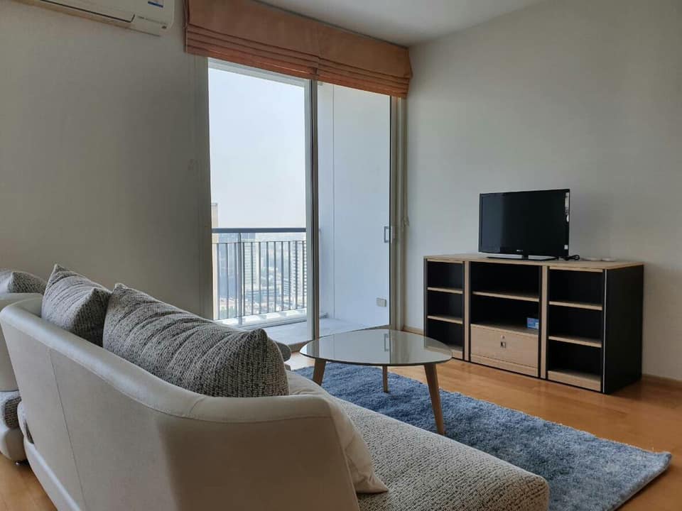 For RentCondoRatchathewi,Phayathai : Villa Rachatewi【𝐑𝐄𝐍𝐓】🔥Condo in the heart of the city, designed in Minimal Luxury style, spacious room. Premium furniture Perfect usable space With a panoramic city view🔥 Contact Line ID: @hacondo