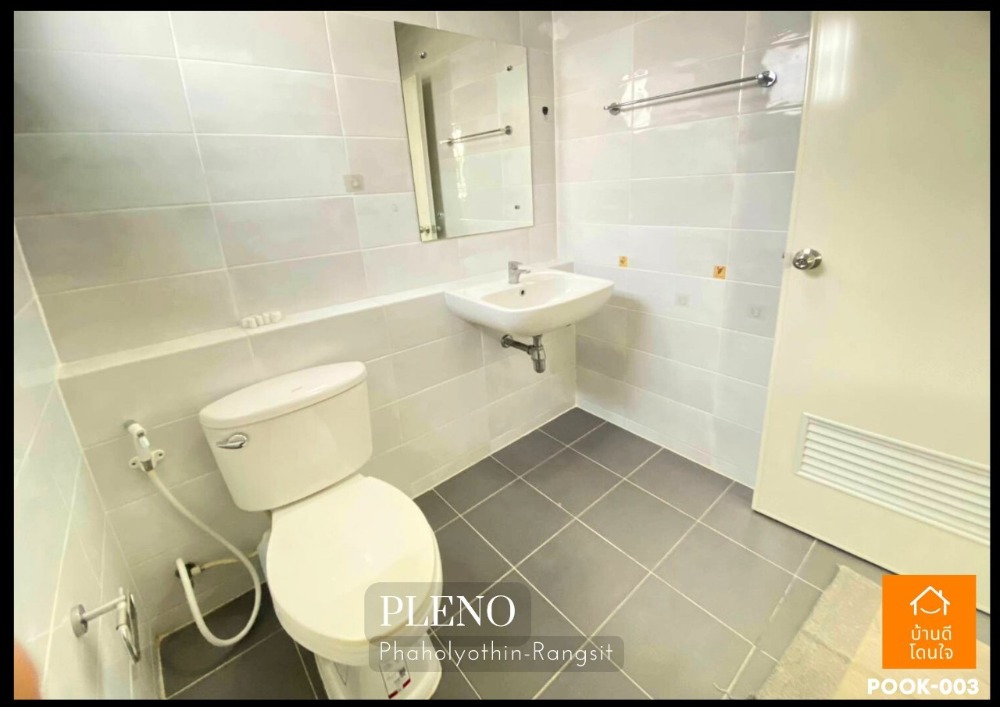 For SaleTownhomePathum Thani,Rangsit, Thammasat : Urgent sale !! Townhome, Phahonyothin, Rangsit (22.3 sq.w.), 3 bedrooms, 2 bathrooms, Future Rangsit