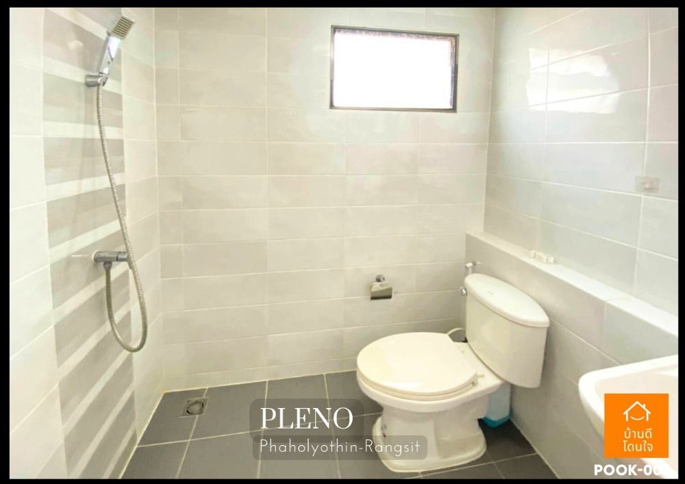 For SaleTownhomePathum Thani,Rangsit, Thammasat : Urgent sale !! Townhome, Phahonyothin, Rangsit (22.3 sq.w.), 3 bedrooms, 2 bathrooms, Future Rangsit