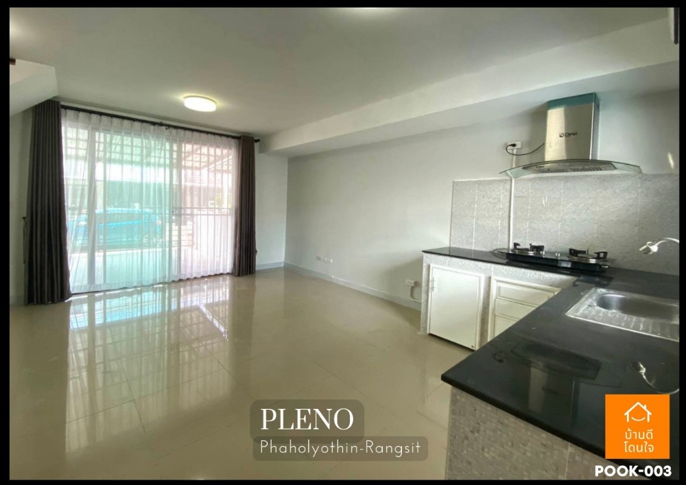 For SaleTownhomePathum Thani,Rangsit, Thammasat : Urgent sale !! Townhome, Phahonyothin, Rangsit (22.3 sq.w.), 3 bedrooms, 2 bathrooms, Future Rangsit