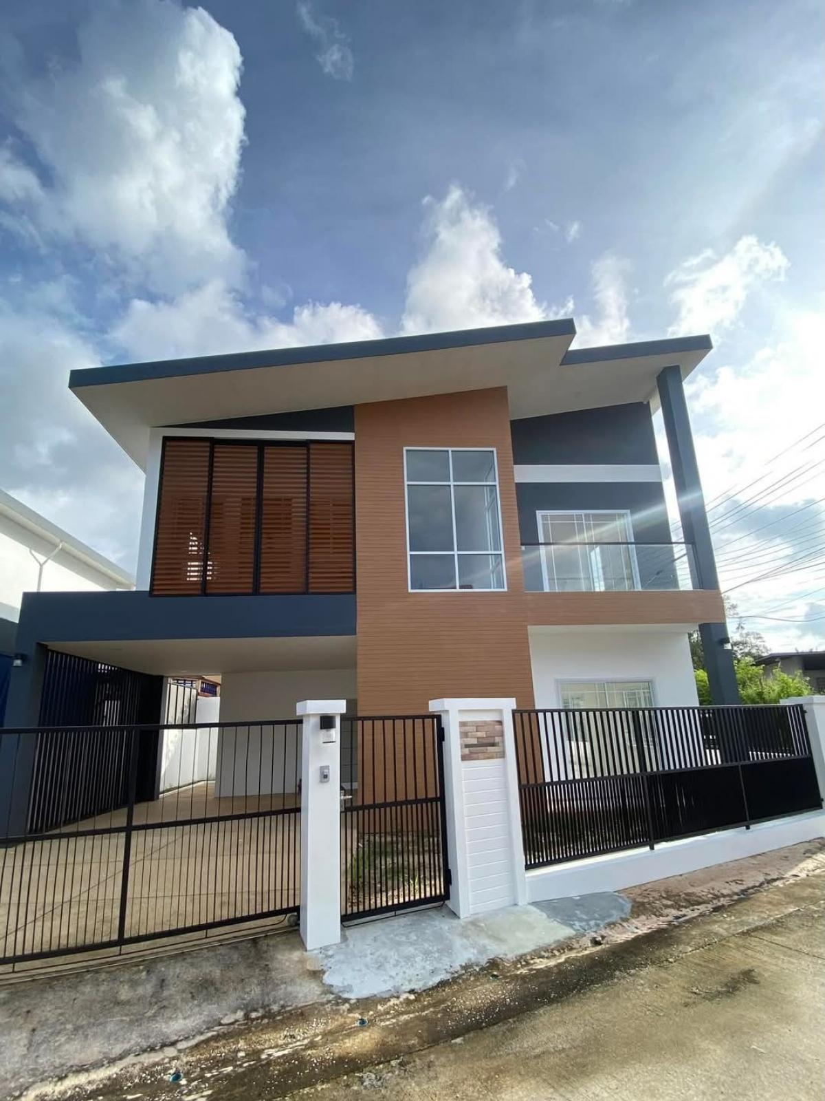 For SaleHouseRanong : 2 -story detached house In the heart of Ranong
