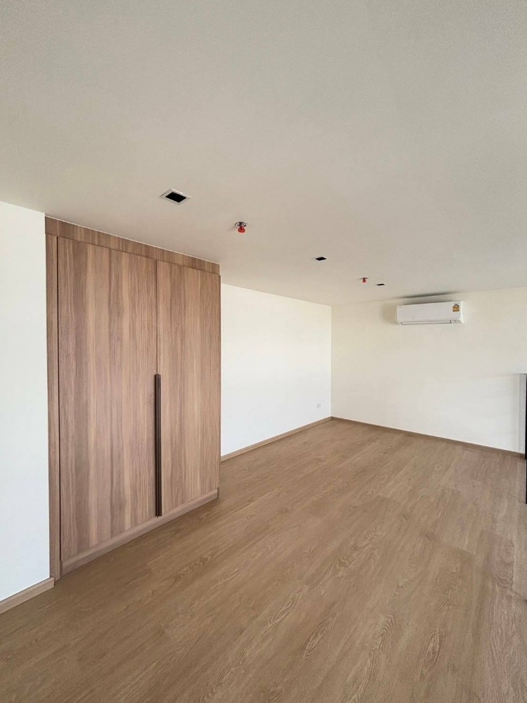 For SaleCondoWongwianyai, Charoennakor : Narawa Chareon Nakhon, a condominium in the heart of the important area of ​​the Thonburi side On Charoen Nakhon Road, Loft 1 Bedroom, special price 4.29 MB. **