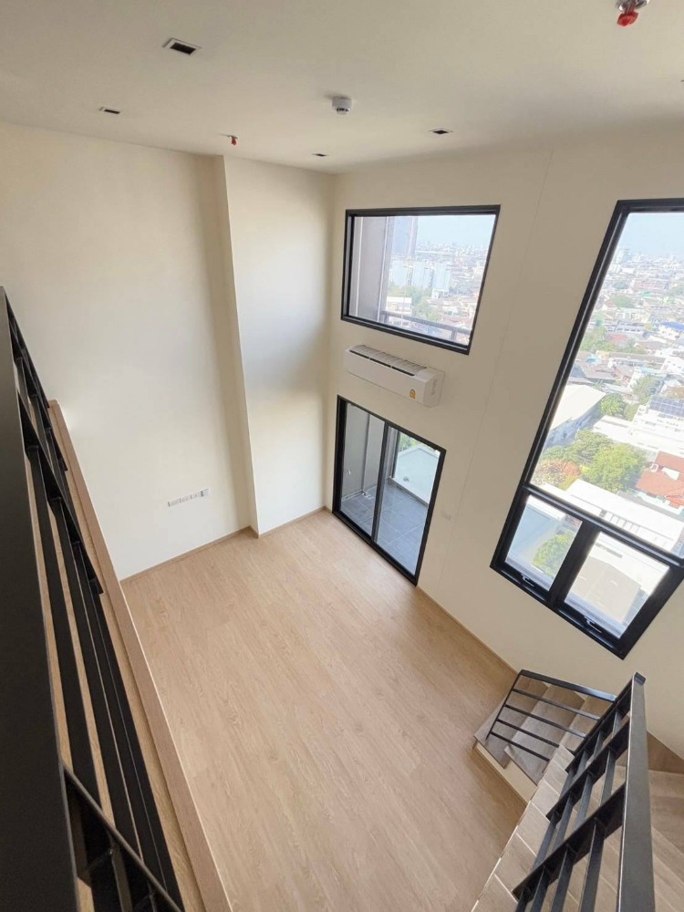 For SaleCondoWongwianyai, Charoennakor : Narawa Chareon Nakhon, a condominium in the heart of the important area of ​​the Thonburi side On Charoen Nakhon Road, Loft 1 Bedroom, special price 4.29 MB. **