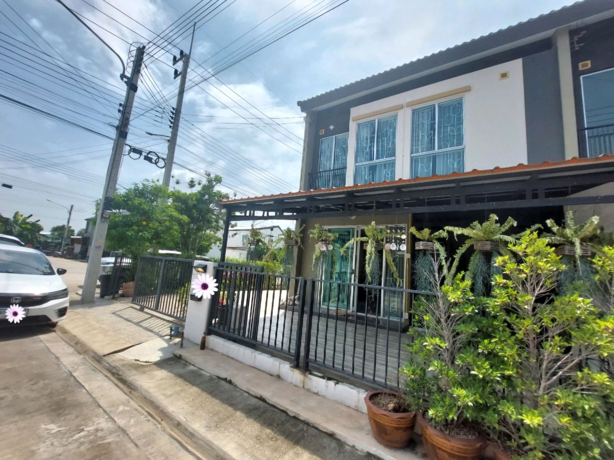 For RentTownhomePathum Thani,Rangsit, Thammasat : 2 -story townhouse for rent (corner), Pruksa Ratchapruek Village 345, Pathum Thani