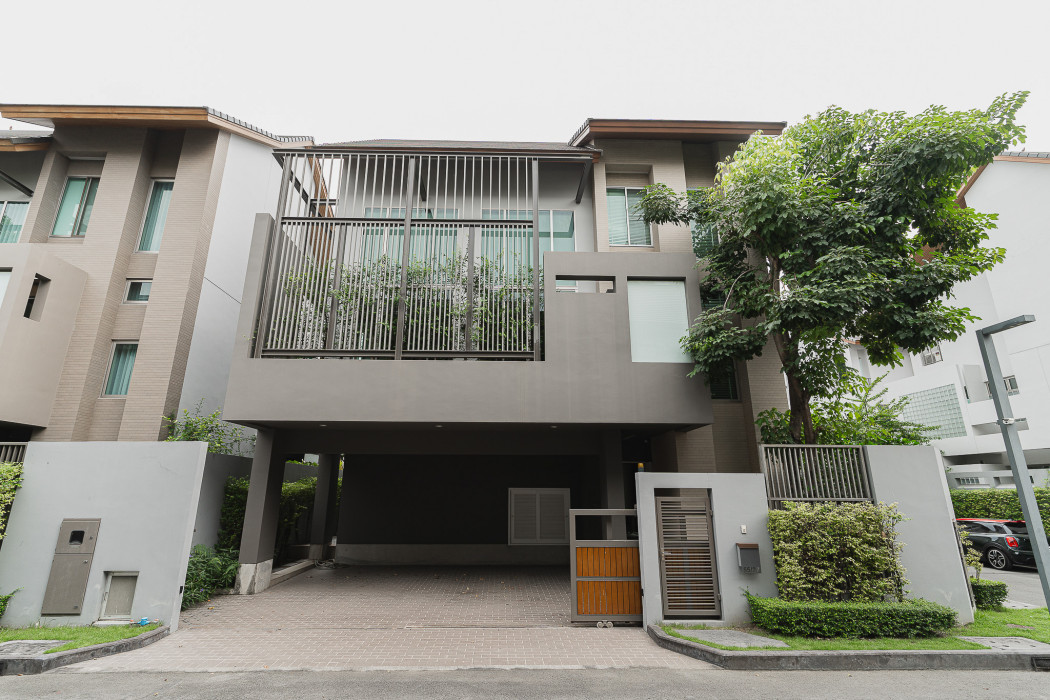 For SaleHouseRamkhamhaeng, Hua Mak : 3 -storey detached house for sale with Private Nirvana Residence East lift