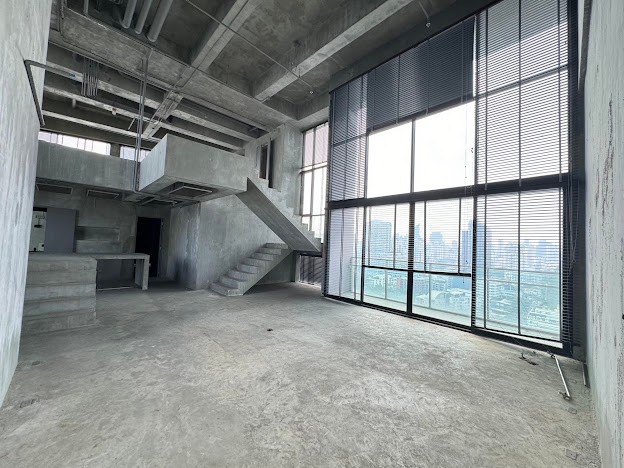 ขายคอนโดสุขุมวิท อโศก ทองหล่อ : **Bareshell DUPLEX Penthouse for Sale