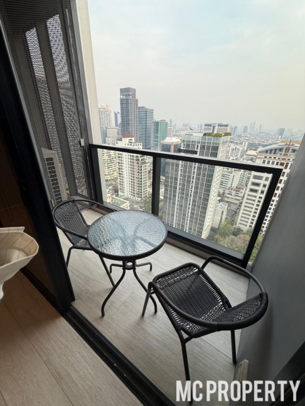 For RentCondoSilom, Saladaeng, Bangrak : Lofts Silom 1 bedroom 50sqm 20fl++ for rent only 35,000 please contact 0816878954