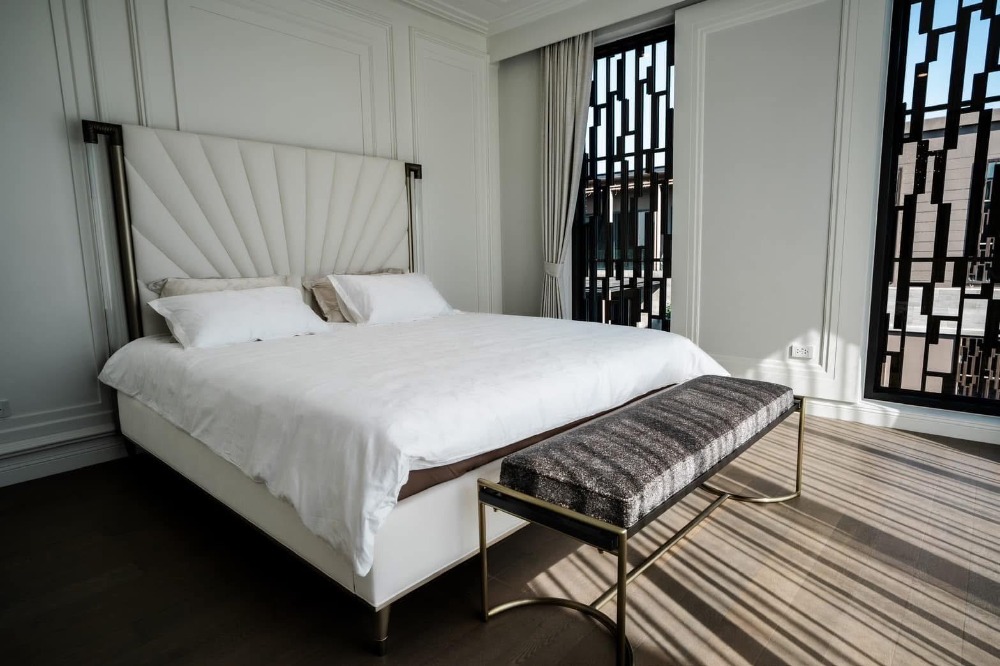 ให้เช่าบ้านพัฒนาการ ศรีนครินทร์ : House in Rama 9 Srinakarin ใกล้• Wellington International School 
 •โรงเรียนนานาชาติไบรตัน 
 •โรงพยาบาล SamitiveJ Srinakarin 
 •สนามกอล์ฟ Unico 
 •สนามกอล์ฟ Krungthep Kreetha