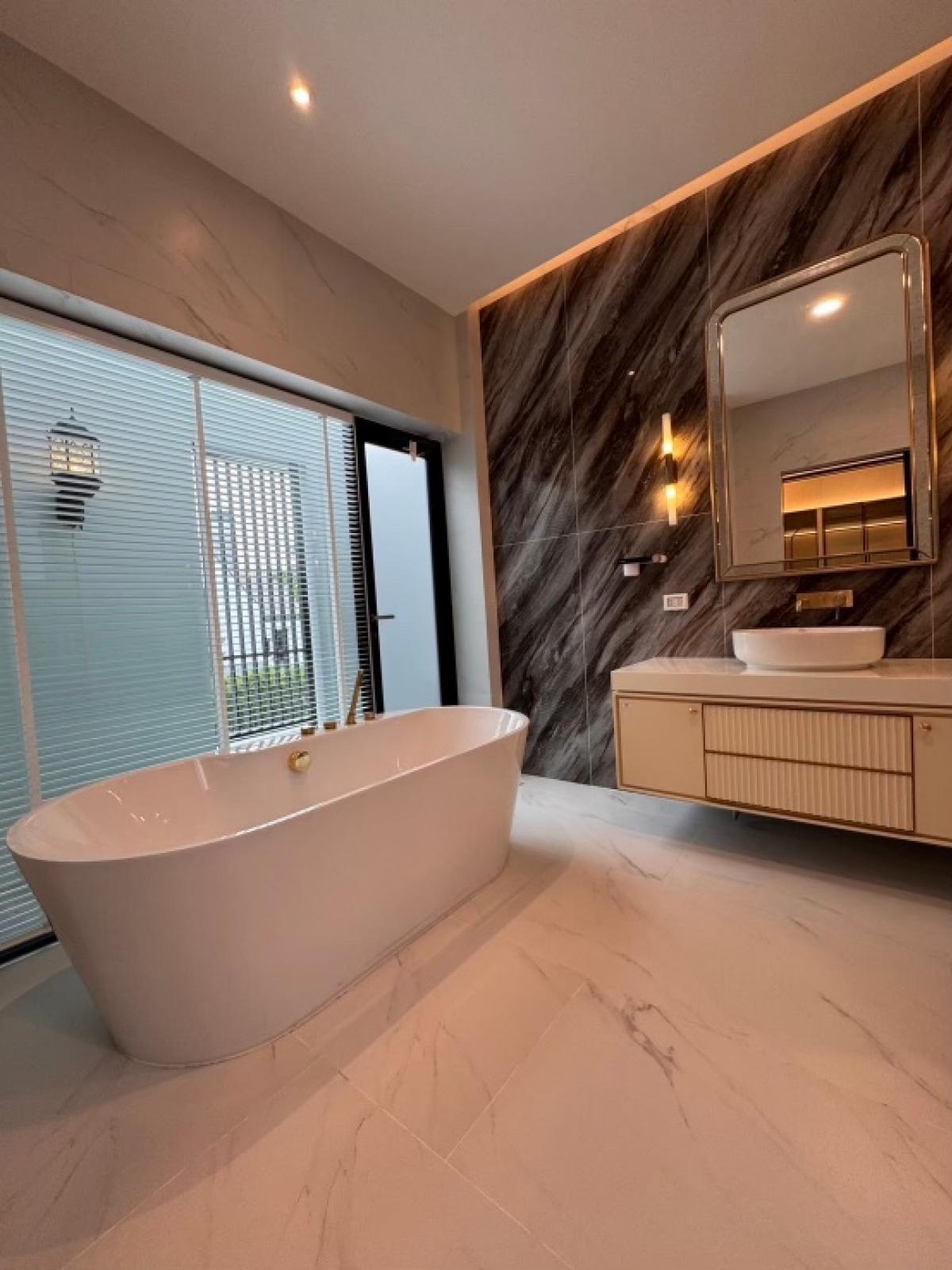 For RentHousePattanakan, Srinakarin : 💥ForRent💥Pool Villa 💦 Nantawan Rama 9 New Krungthepkreetha ‼️ Ready to Move in ‼ ️