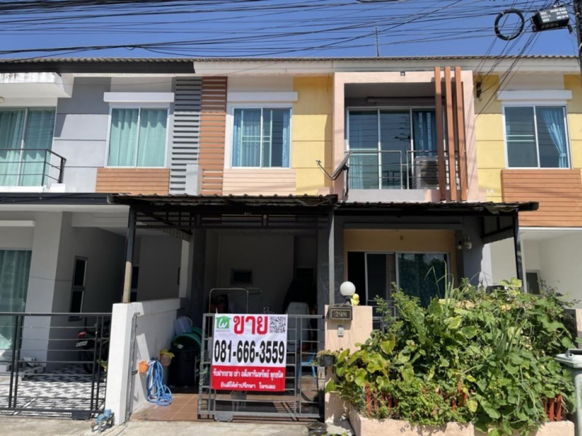 For RentTownhomeNawamin, Ramindra : Rent a townhome, Wisita Avenue Watcharapol, next to the main road