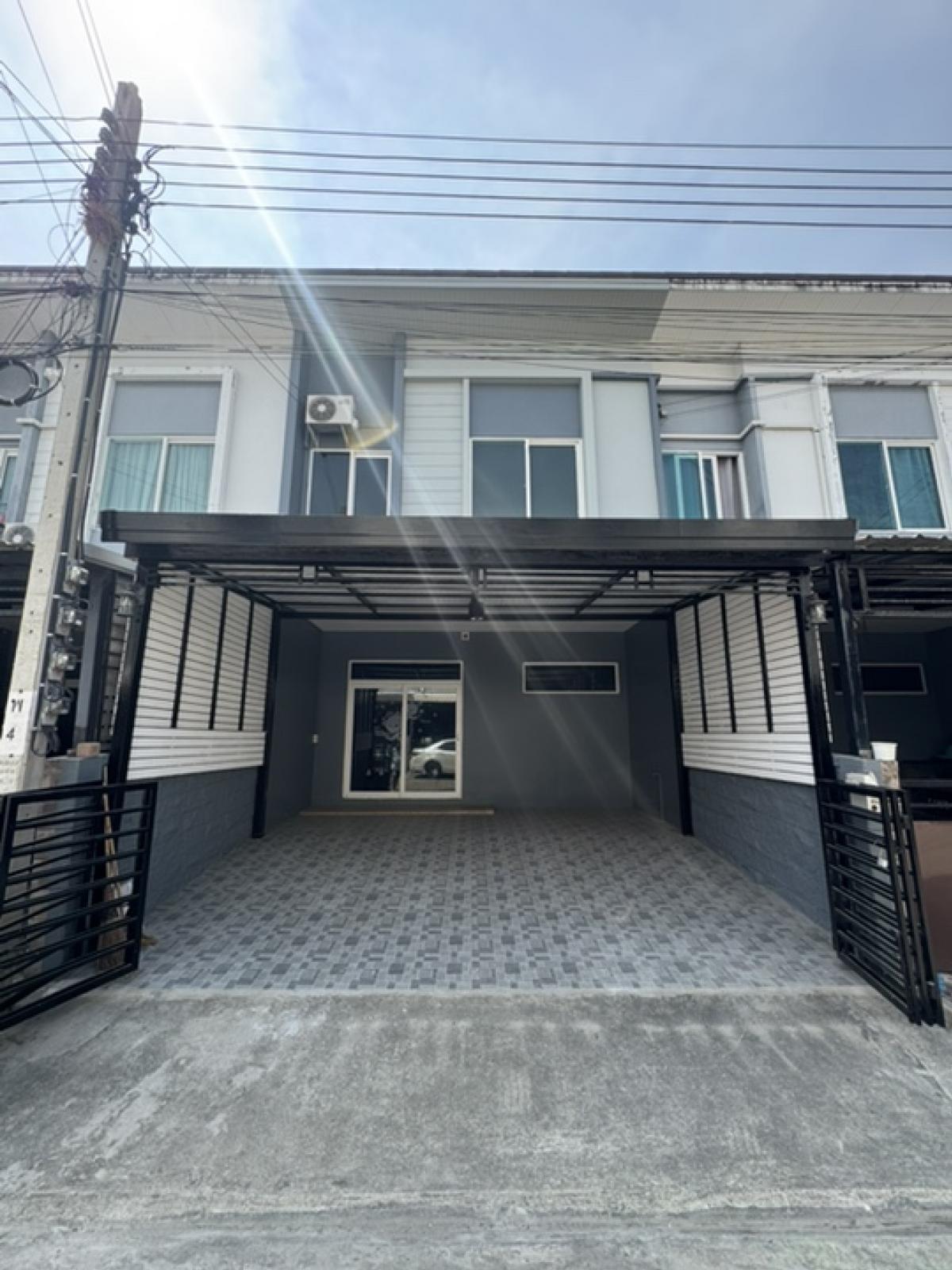 ขายทาวน์โฮมลาดกระบัง สุวรรณภูมิ : กัสโต้ ศรีวารี-สุวรรณภูมิ
