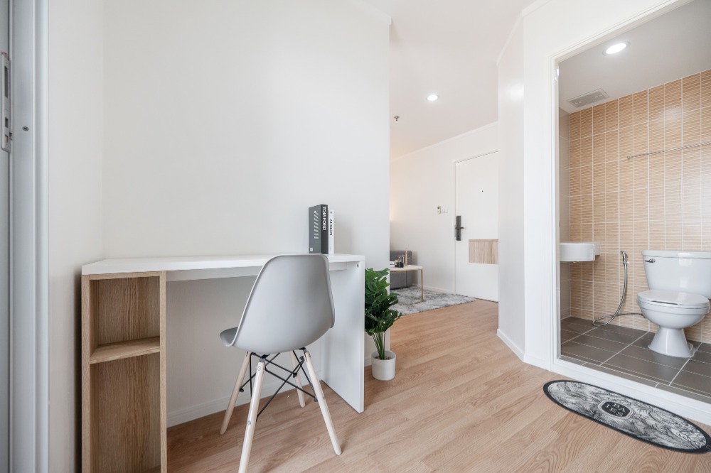 For SaleCondoBang Sue, Wong Sawang, Tao Pun : Lumpini Ville Prachachuen-Pong Phet 2, Urgent sale 1,699,000. Interested. Contact -088-979-5656