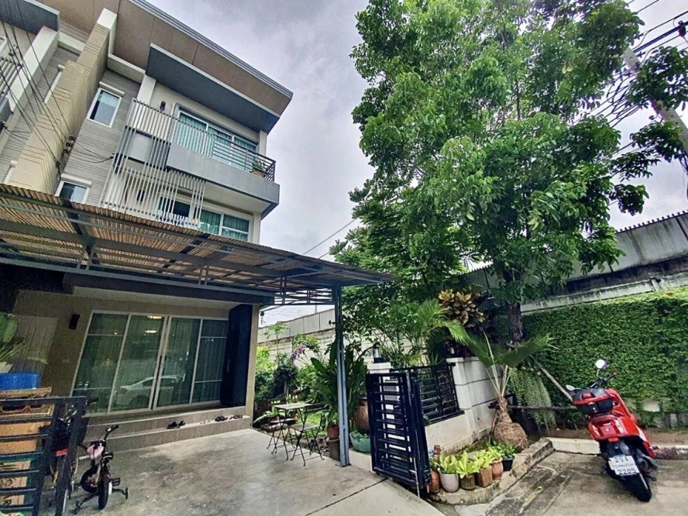For RentTownhomePattanakan, Srinakarin : Townhome for rent Town avenue rama 9