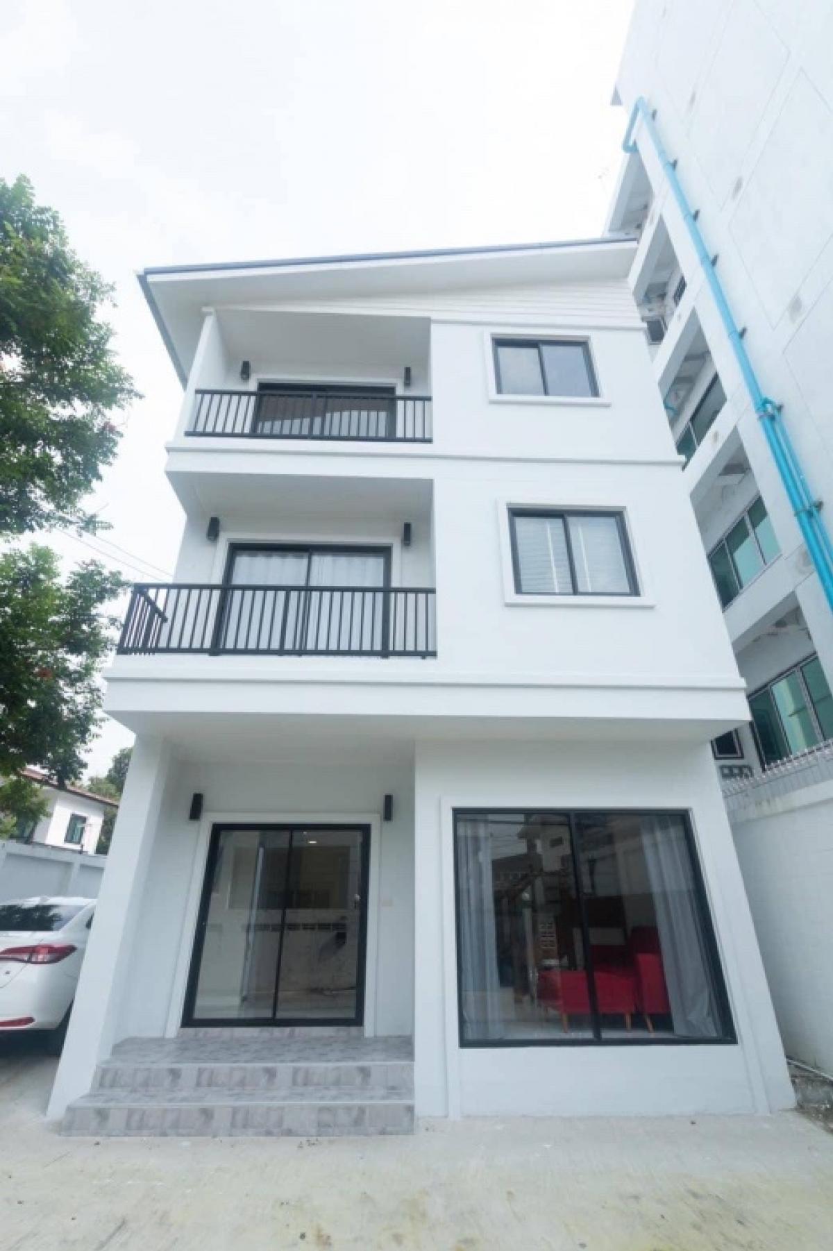 ขายบ้านสุขุมวิท อโศก ทองหล่อ : 📢👇Home ออฟฟิส 3 ชั้น ใกล้ทองหล่อ ใกล้แหล่งชุมชน ทั้งร้านอาหาร โรงเรียนนานาชาติ โรงพยาบาล