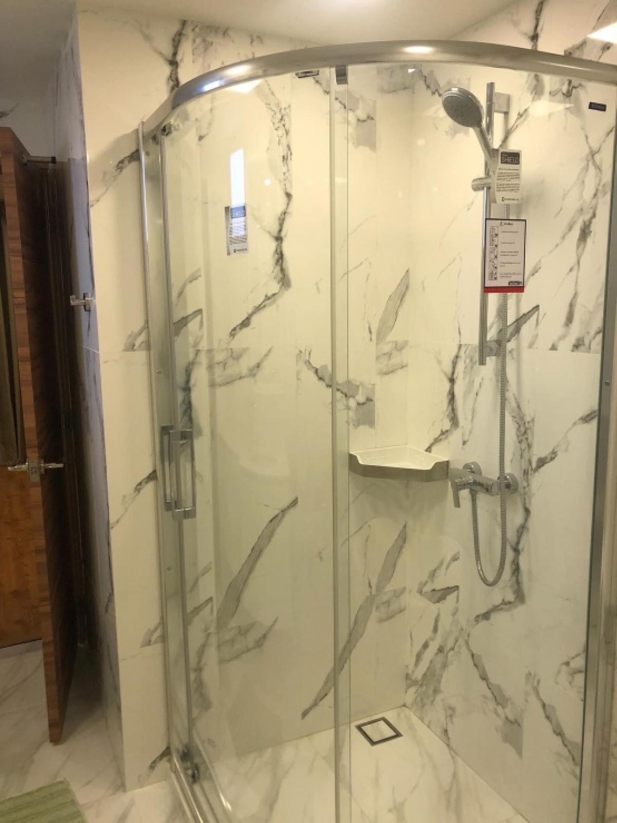 For SaleHouseSukhumvit, Asoke, Thonglor : 📢👇For sale with tenant (lease ends in March 2027), or the lease can be terminated in advance upon the buyer’s request.
Home, 3 -story office near Thonglor near the community The whole restaurant Hospital International School