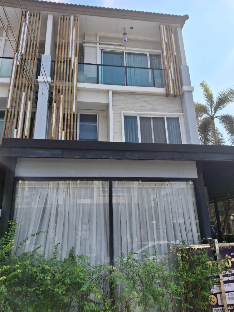 For SaleTownhomeChaengwatana, Muangthong : Urgent sale !!! 3 -story townhome after the full angle is full, ready to stay at The Platon Chaengwattana Muang Thong Thani Project, Golden Location