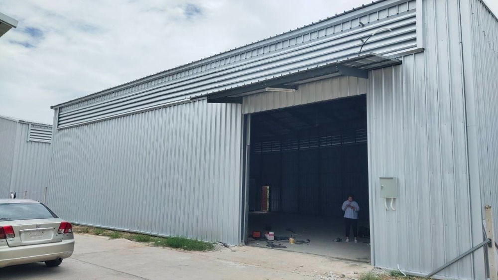 For RentWarehouseSriracha Laem Chabang Ban Bueng : Warehouse warehouse for rent, size 500 sqm. Location near Pattaya-Laem Chabang Port Bang Lamung, near Chabang Pier