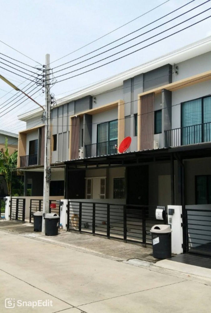 For RentTownhomePattanakan, Srinakarin : 2 -story townhome for rent, The Connect Village, Soi Phatthanakan 38, near Lotus Phatthanakan (N.1582)