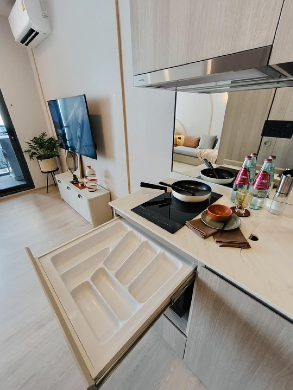 For SaleCondoWongwianyai, Charoennakor : 🎉 The best deal of the year 𝐑𝐞𝐟𝐞𝐫𝐞𝐧𝐜𝐞 Sathorn-Wongwianyai 𝟏 bed 𝟐𝟓 sq.m. Free furniture+electrical appliances Guaranteed the best price than anyone Complete all steps With a level of care 𝗩𝗜𝗣💯📱 𝟬𝟵𝟮-𝟴𝟬𝟴𝟴𝟴𝟵𝟵