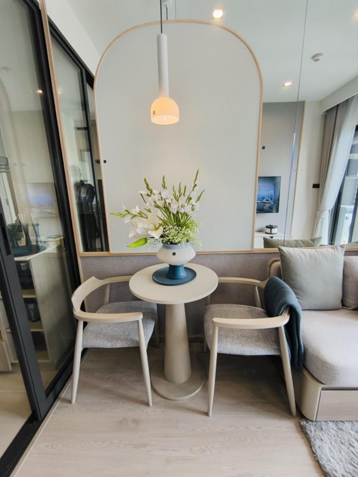 For SaleCondoWongwianyai, Charoennakor : 🎉 The best deal of the year 𝐑𝐞𝐟𝐞𝐫𝐞𝐧𝐜𝐞 Sathorn-Wongwian Yai 𝟏 Sleep 𝟑𝟐 Sqm, plus fir+complete electrical appliances Guaranteed the best price than anyone Complete all steps With a level of care 𝗩𝗜𝗣💯📱 𝟬𝟵𝟮-𝟴𝟬𝟴𝟴𝟴𝟵𝟵