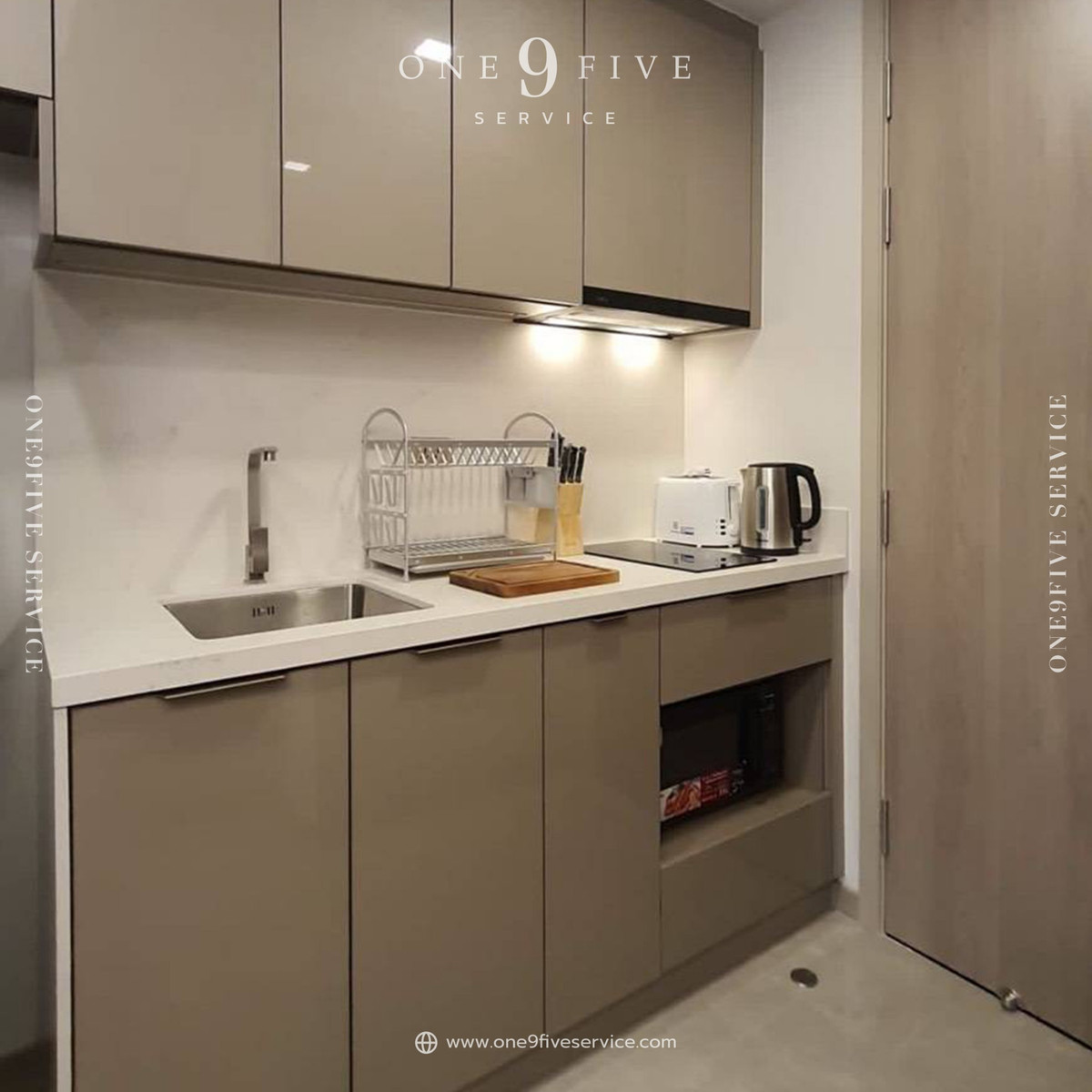 ให้เช่าคอนโดพระราม 9 เพชรบุรีตัดใหม่ RCA : 🔥𝗛𝗢𝗧 𝗗𝗘𝗔𝗟🔥2 ห้องนอนตกแต่งสวยมาก ขนาด 55 ตรม. 48,000 บาท ติดต่อ 093-8417679 🌻