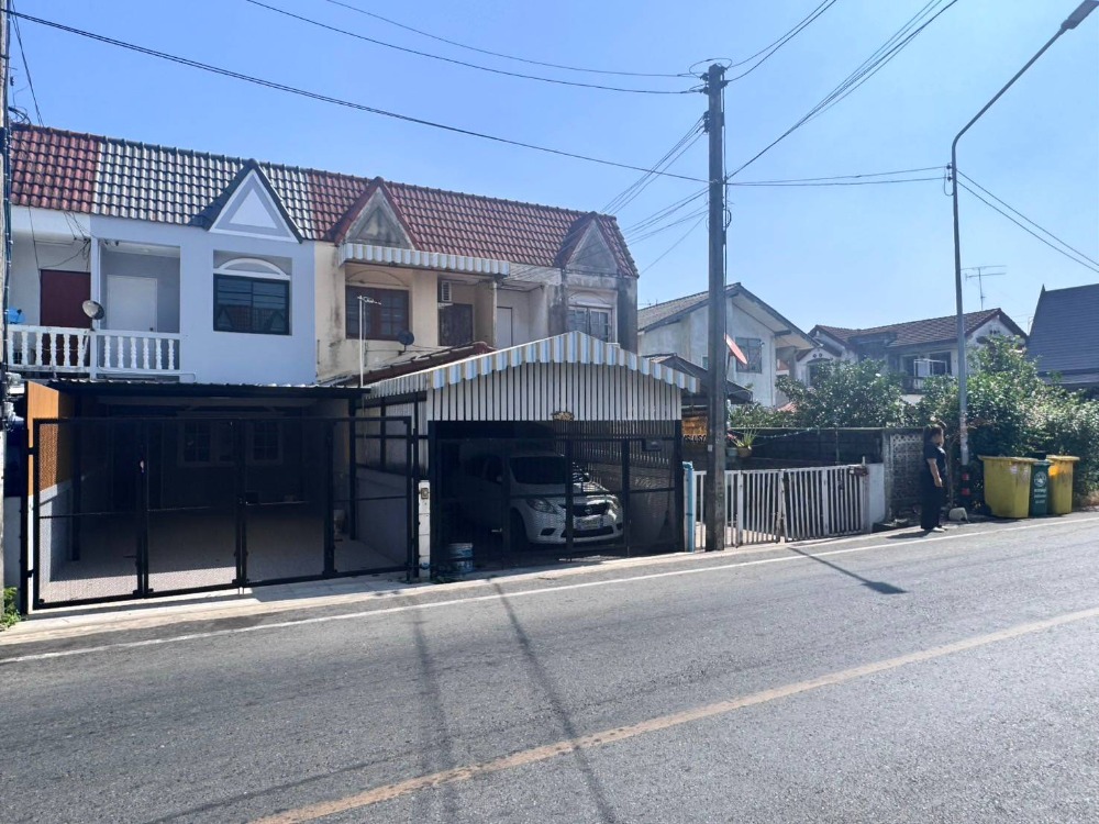 For SaleTownhomePathum Thani,Rangsit, Thammasat : Sell ​​Townhouse, Khlong 6 2 -story Lamphun community (N.1502)