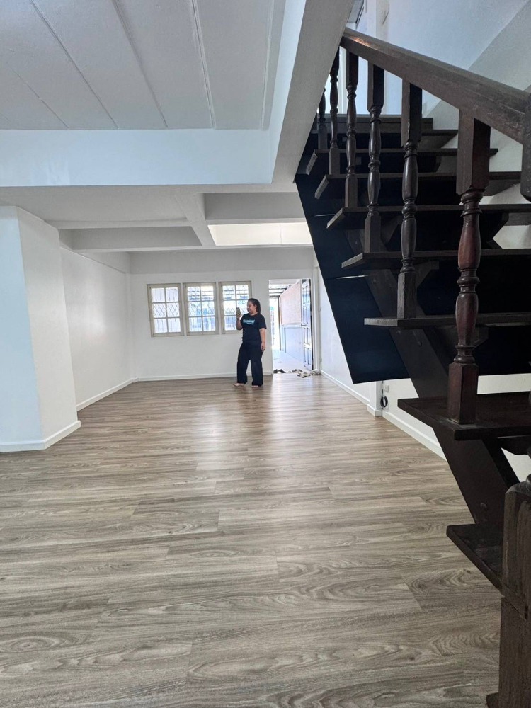 For SaleTownhomePathum Thani,Rangsit, Thammasat : Sell ​​Townhouse, Khlong 6 2 -story Lamphun community (N.1502)