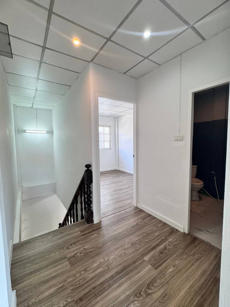 For SaleTownhomePathum Thani,Rangsit, Thammasat : Sell ​​Townhouse, Khlong 6 2 -story Lamphun community (N.1502)