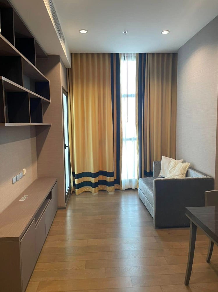 ขายคอนโดสาทร นราธิวาส : คอนโด The Diplomat สาทร 1 นอน ขนาดใหญ่ วิวไม่บล็อค ราคาคุ้มค่า [NCs250217]