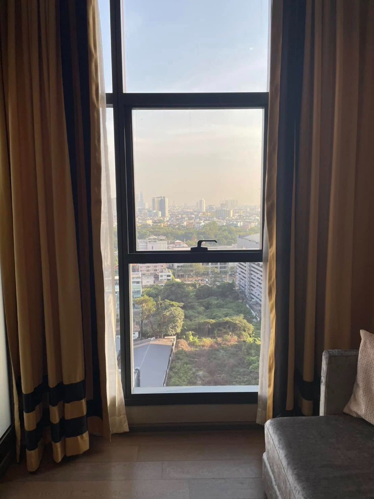 ขายคอนโดสาทร นราธิวาส : คอนโด The Diplomat สาทร 1 นอน ขนาดใหญ่ วิวไม่บล็อค ราคาคุ้มค่า [NCs250217]