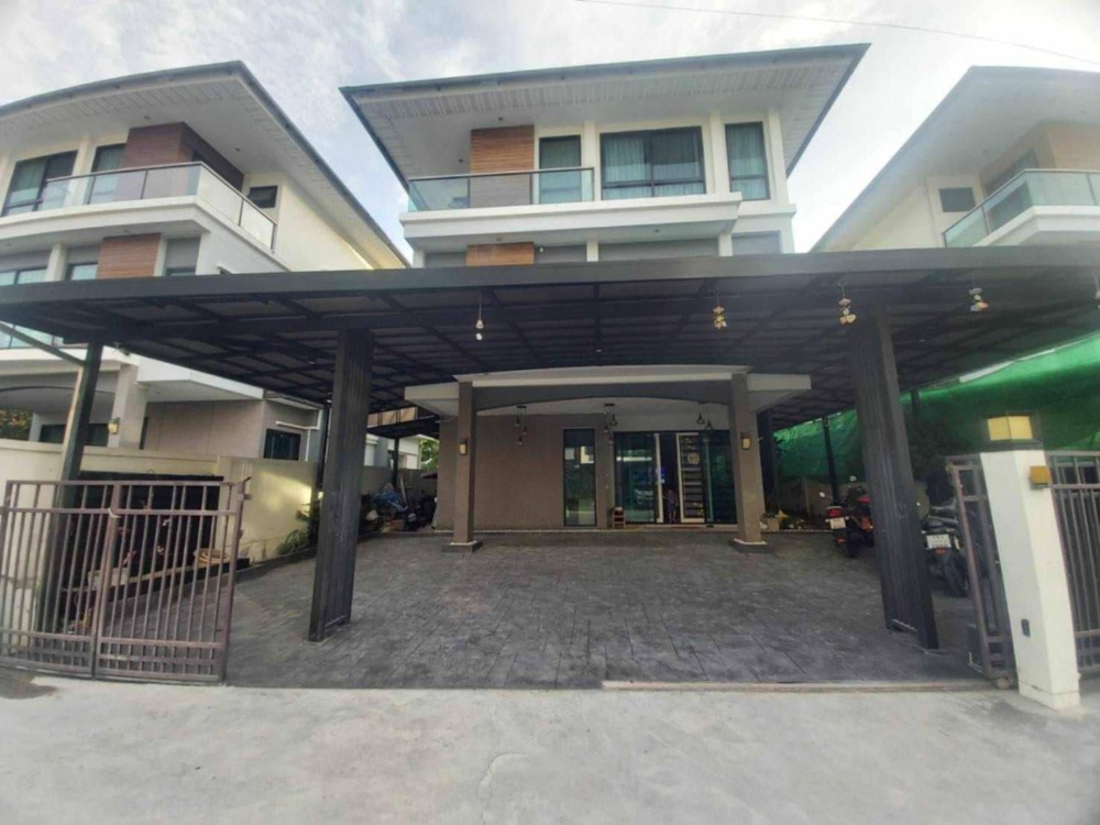 ให้เช่าบ้านลาดกระบัง สุวรรณภูมิ : บ้านหรู 3 ชั้น พร้อมเฟอร์นิเจอร์ ตกแต่งสวยงาม ให้เช่า ย่านประเวศ-เฉลิมพระเกียรติ ใกล้มหาวิทยาลัยรามคำแหง วิทยาเขตบางนา เพียง 1.8 กม.
