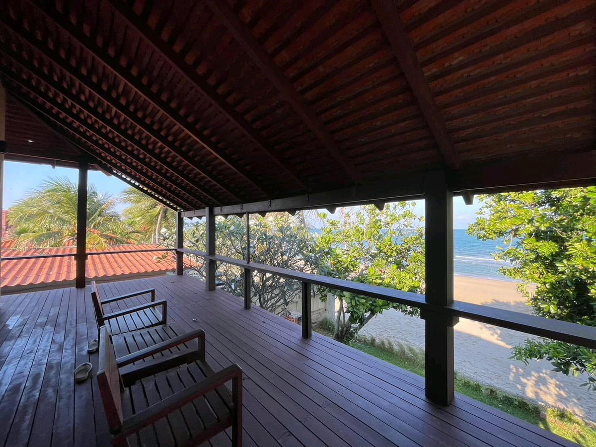 ขายบ้านหัวหิน ประจวบคีรีขันธ์ : 🌊 บ้านไม้ติดทะเล ปากน้ำปราณ เขากะโหลก — วิวทะเลส่วนตัวสุดหร◌ู