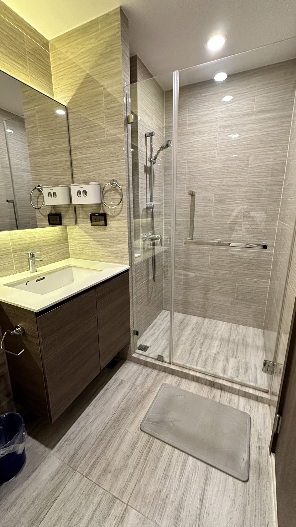 For RentCondoOnnut, Udomsuk : WHIZDOM ESSENCE SUKHUMVIT condo, beautiful room Ready to rent