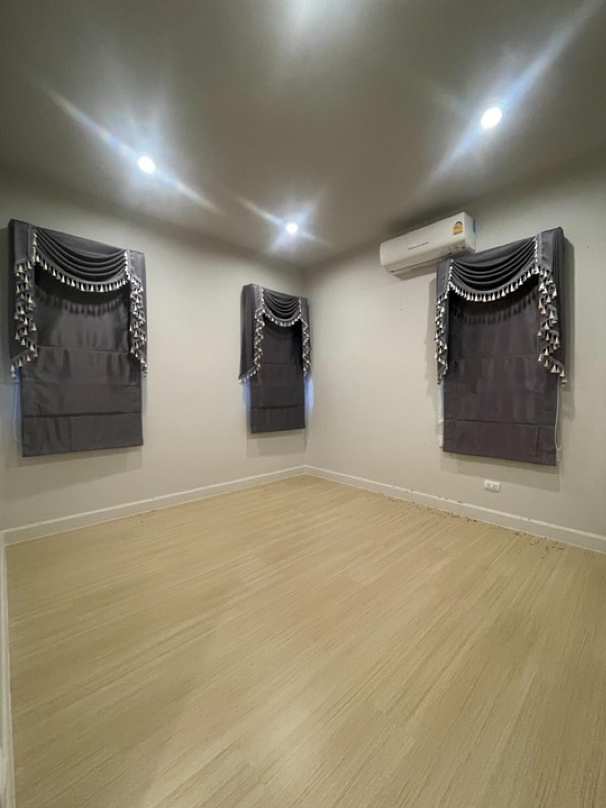 ขายบ้านนนทบุรี บางใหญ่ บางบัวทอง : 🔥🔥ถูกที่สุดในโครงการ🔥🔥อาณาสิริ บางใหญ่ สภาพนางฟ้า สวยสุด หลังริม ส่วนตัวสุดๆแถม แอร์ 5 เครื่อง แถม ผ้าม่านหลุยส์ทั้งหลัง