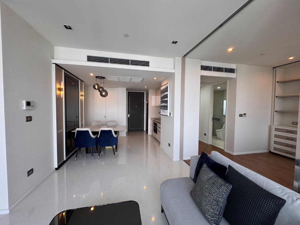 ขายคอนโดสาทร นราธิวาส : ขาย และเช่าด่วน!! ขาย 14.9 MB.  ชั้นสูง วิวสวย เดอะ แบงค็อคสาทร (The Bangkok Sathorn Sale, Rent ) เท่านั้น ห้องสวย ใหม่ ราคาดีม๊ากกห้องพร้อมเฟอร์นิเจอร์ แต่งหรู ลักชัวรี่ติด BTS ติดทางด่วน