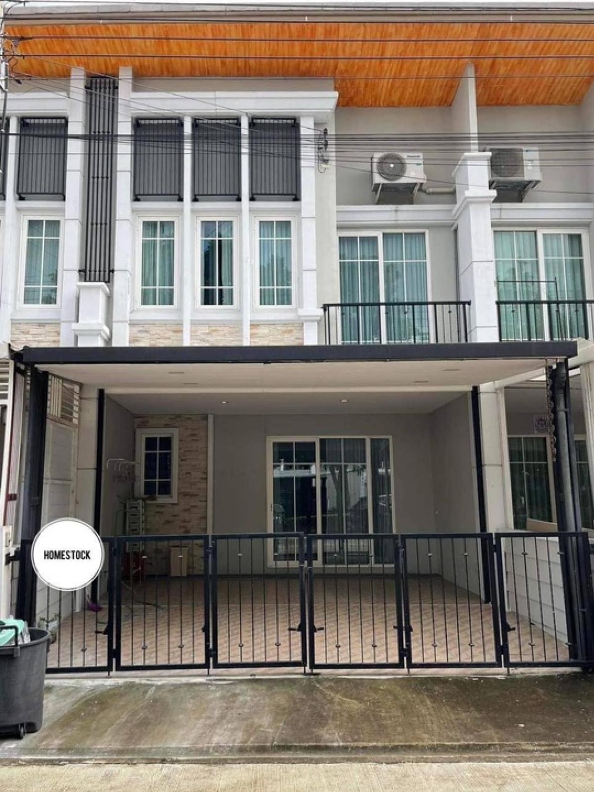 For RentTownhomeKaset Nawamin,Ladplakao : 25,000.- 4-room townhome with Golden Town Village, Golden Town 2, Lat Phrao- Kaset Nawamin 42, near Fashion Island