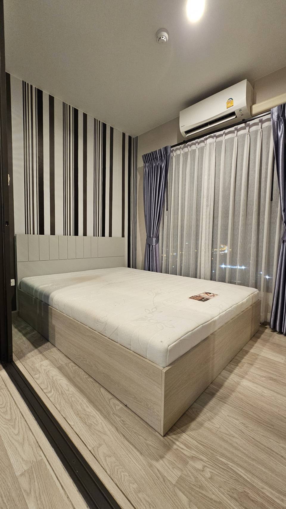 For RentCondoRama9, Petchburi, RCA : ❤️Beautiful room for rent❤️