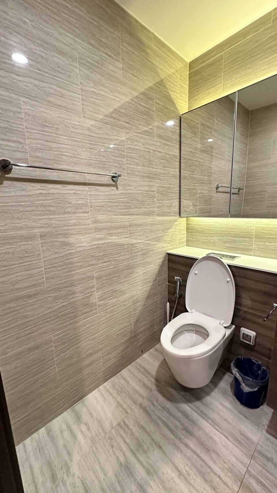 For RentCondoOnnut, Udomsuk : WHIZDOM ESSENCE SUKHUMVIT condo, beautiful room Ready to rent