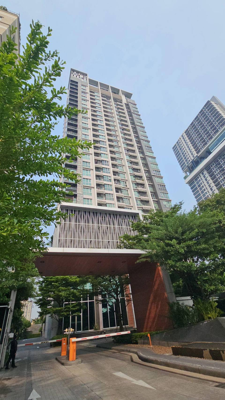 For SaleCondoSathorn, Narathiwat : Sell 9 MB   Rhythm Sathorn Narathiwas condo, 2 bed 2 bath 60 SQM, Contact 0954935293 (Joy) Line ID