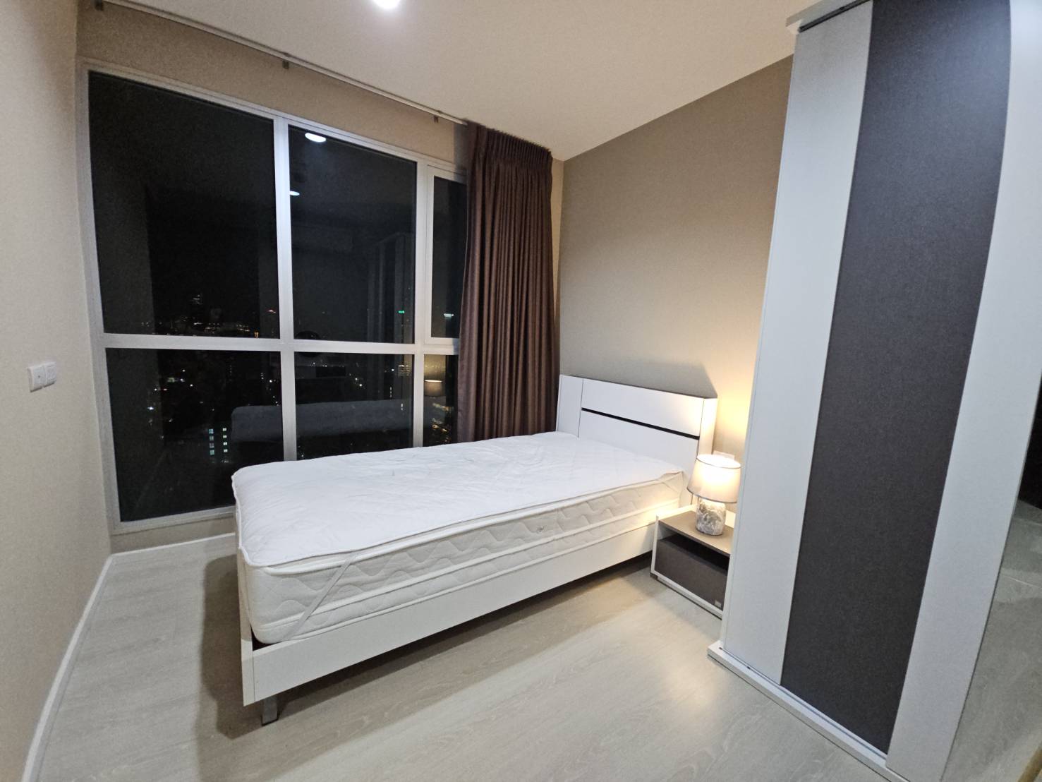 For SaleCondoSathorn, Narathiwat : Sell 9 MB   Rhythm Sathorn Narathiwas condo, 2 bed 2 bath 60 SQM, Contact 0954935293 (Joy) Line ID