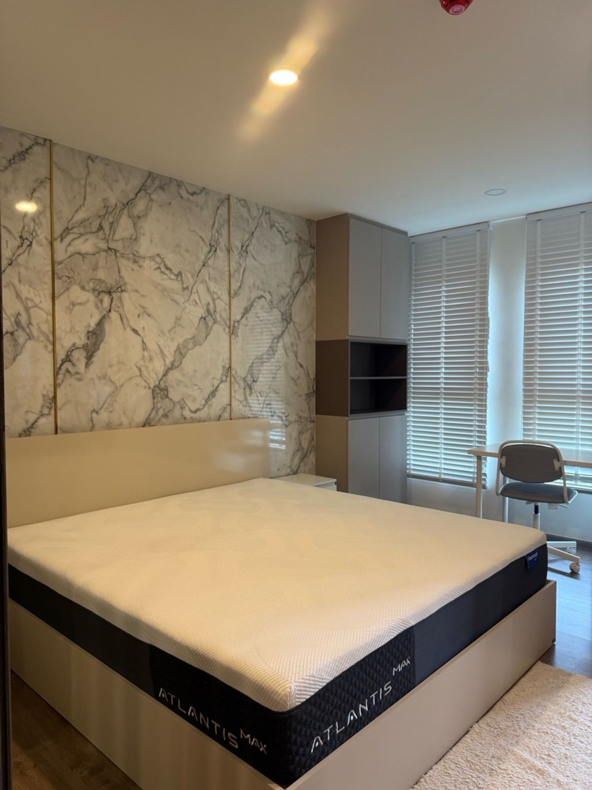 For RentCondoPinklao, Charansanitwong : [Rent/sell] Aspai Pinklao -Arun Amarin, there are many unit to choose from, near Siriraj Hospital, walk to the hospital for only 5 minutes.