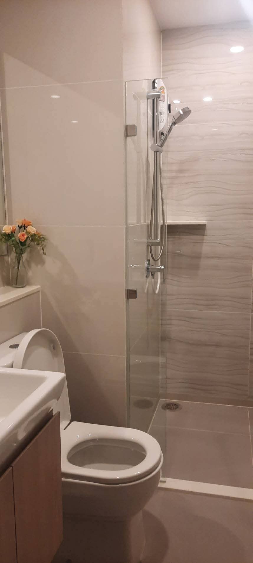 For RentCondoKhlongtoei, Kluaynamthai : For rent ✨ Life Rama 4 - Asoke ✨ Near MRT, Queen Sirikit Convention Center, Furniture and Electrical appliances