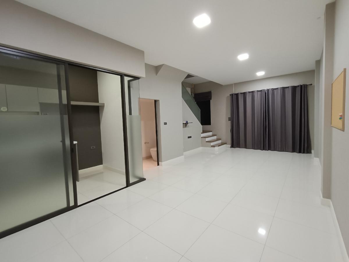 ขายทาวน์โฮมนวมินทร์ รามอินทรา : ขายทาวน์โฮม The Terrace รามอินทรา 65 (แบบบ้าน The Terrace)ใกล้รถไฟฟ้าสีชมพูสถานี รามอินทรา กม.6 ใกล้ทางด่วนเอกมัย-รามอินทรา